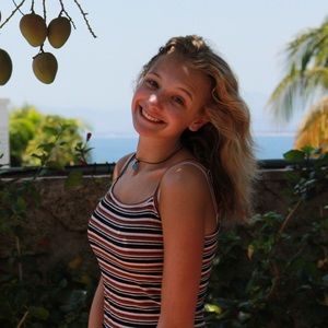 Meet your Posher, Isabelle